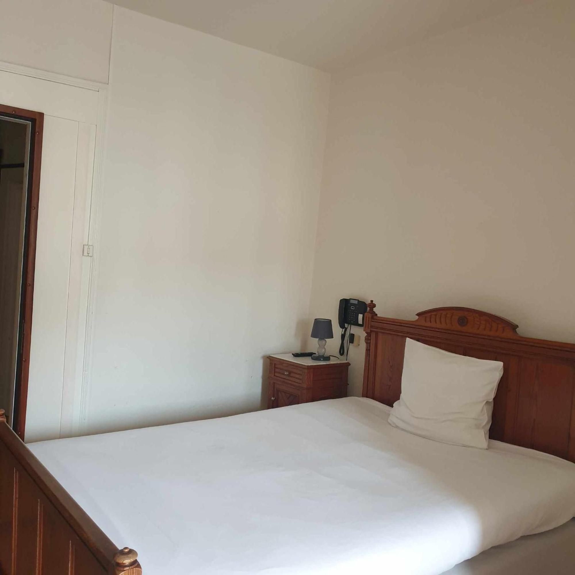 Hotel Des XII Apotres & De La Cle Des Champs Contrexéville Екстериор снимка