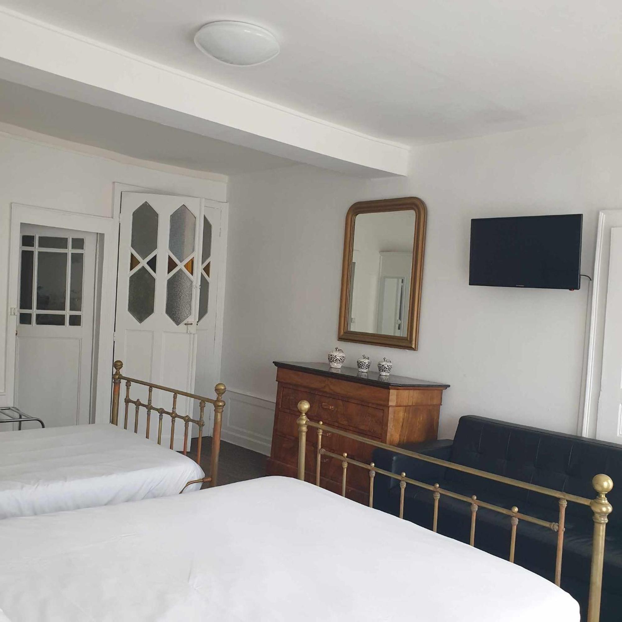 Hotel Des XII Apotres & De La Cle Des Champs Contrexéville Екстериор снимка