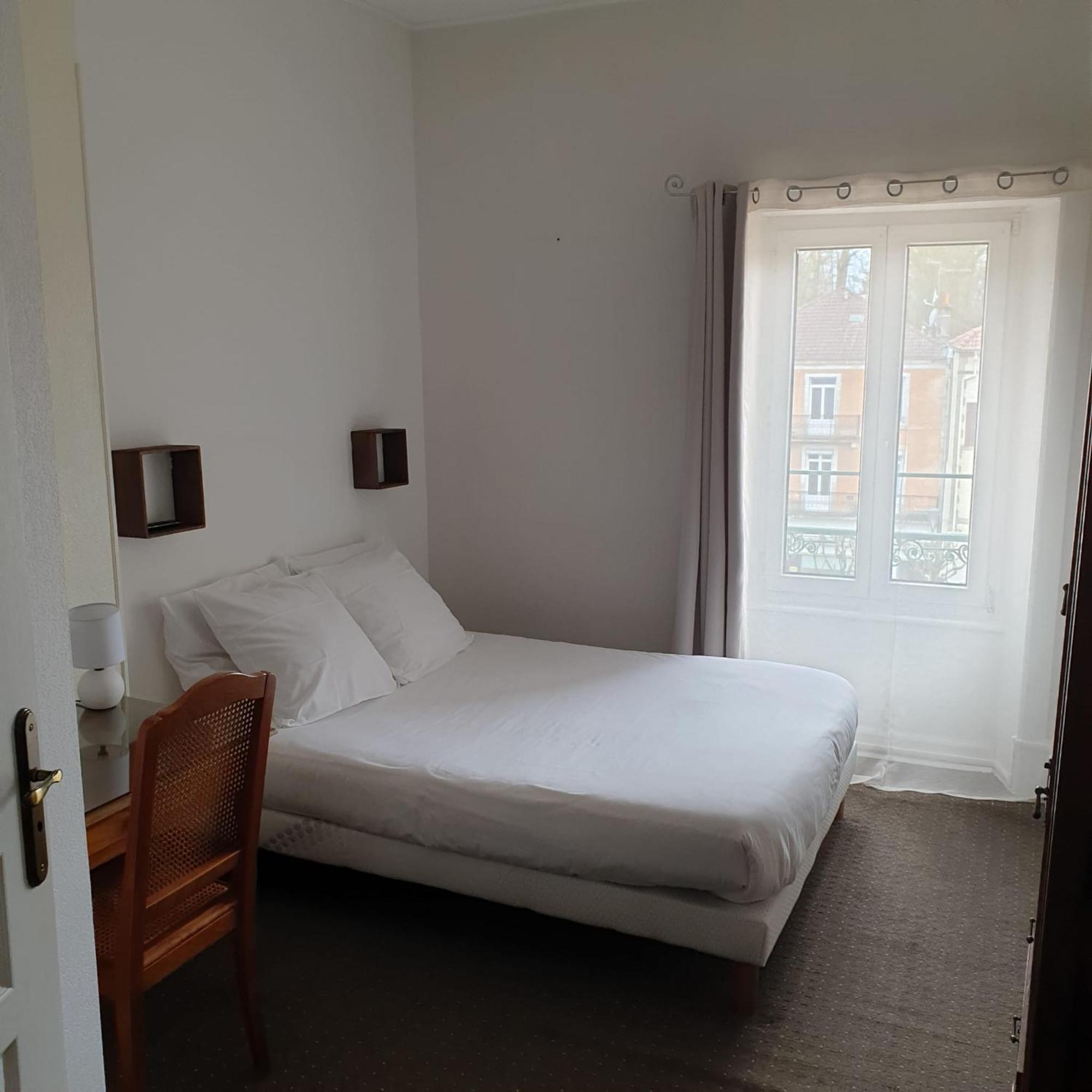 Hotel Des XII Apotres & De La Cle Des Champs Contrexéville Екстериор снимка